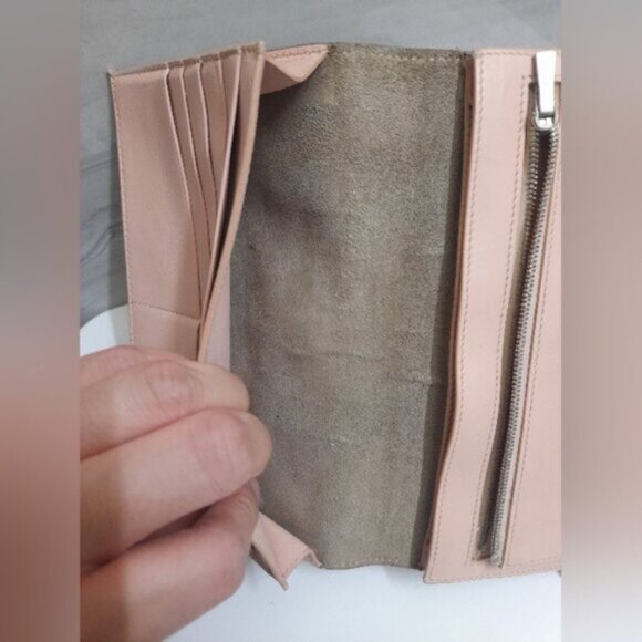 Celine - LARGE STRAP WALLET IN GRAINED CALFSKIN in Light Taupe - Picture 6 of 16